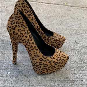 Dolce Vita Leopard calf skin platform pumps Sz 6
